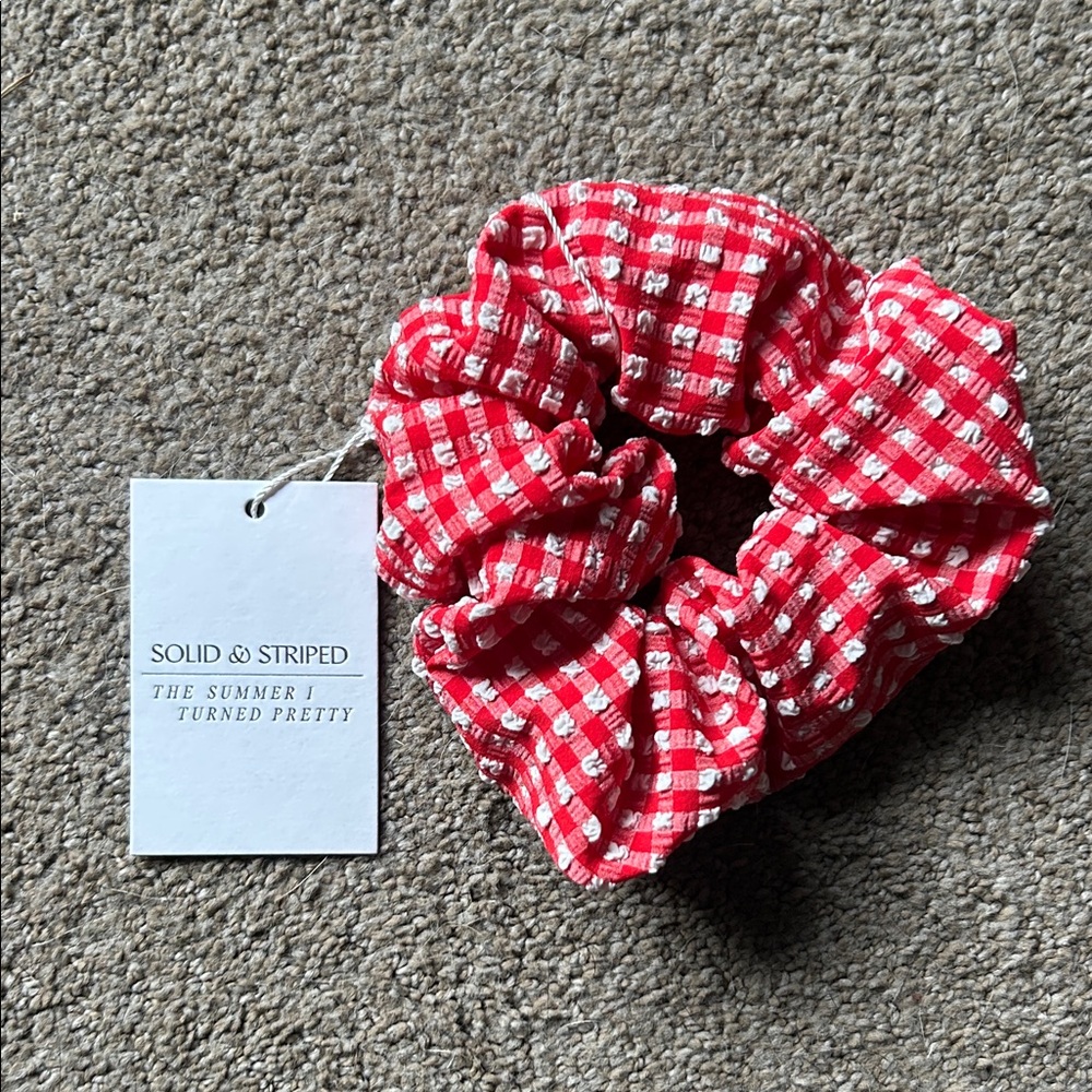 NWT Solid & Striped Summer I turned pretty Scrunchie